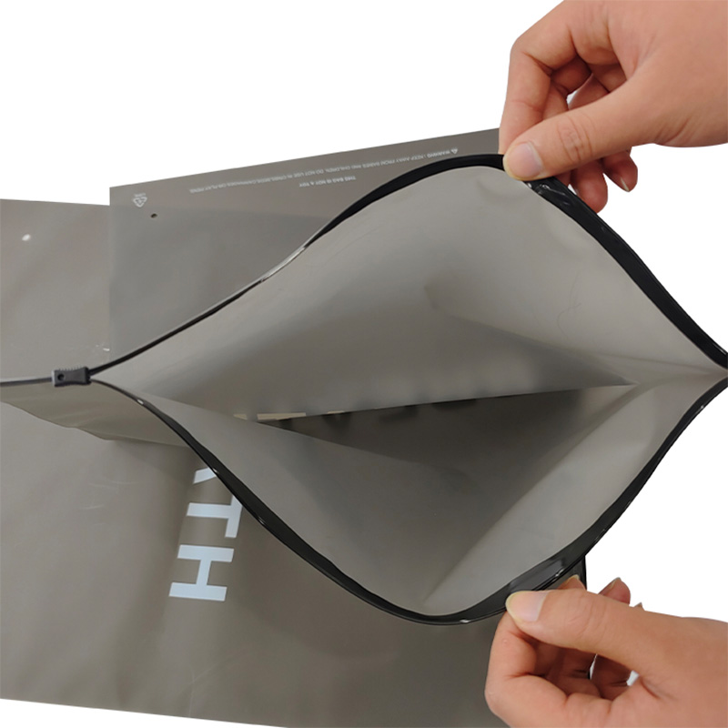 Packaging Advantages of Zipper plastic Pouches
